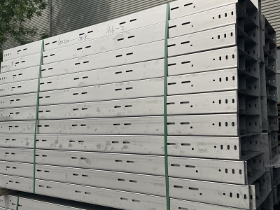 የተቦረቦረ ትሪ ድልድይ