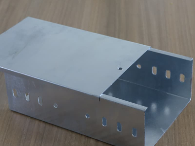 ማስገቢያ የኬብል ትሪ